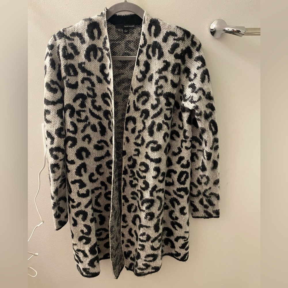 Harvé Benard Gray Leopard Cardigan. Size Small.
